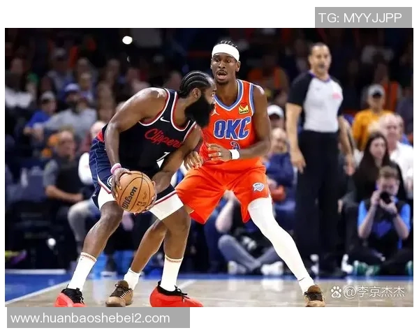 季后赛火箭与快船第六场激战回顾双方明星球员表现与关键时刻分析